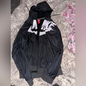 XL men’s nike windbreaker , perfect condition. barley worn